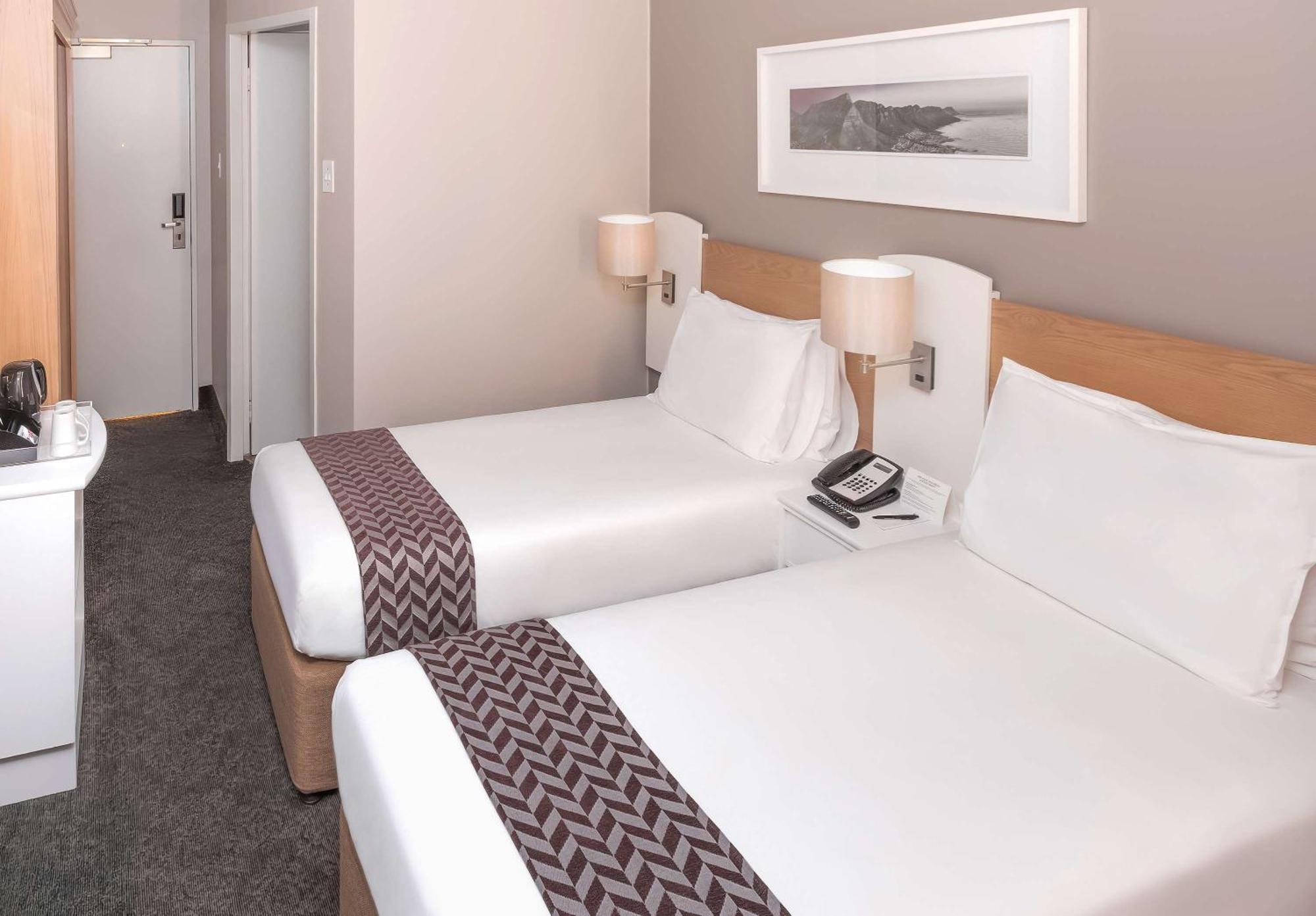 Stayeasy Century City Fokváros Kültér fotó